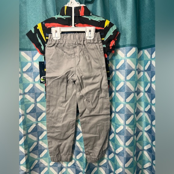 NWT Buttons and Thread size 6 2pc short sleeve shirt and pants set - Picture 2 of 2